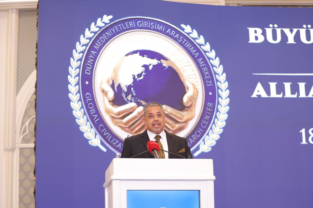 dunyamer_com's tweet photo. Güney Afrika Komünist Partisi Uluslararası Tem.  Shakeel Bhaktawer:

"Filistin, Lübnan, İran ve Sudan gibi ezilen ülkelerde yaşananlar durdurulmazsa, yakında sizin ülkenizde de yaşanabilir. Kimliğimizi sattık ve artık adil ve özgür bir dünya için rolümüzü yeniden kazanmalıyız." https://t.co/r97Kun6Jvo
