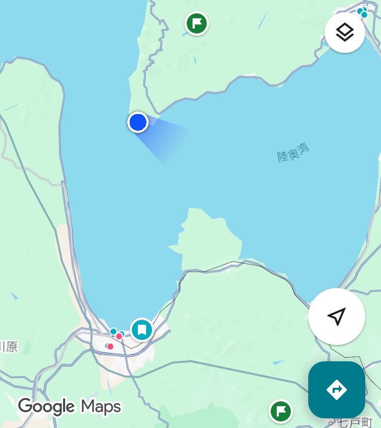 Flat4T's tweet photo. 今日は20キロほど離れた床屋へ髪を切られに出かけただけなのに、気づいたら家と真逆の仏ヶ浦に向かっていて帰りの行程が170キロほどになっていました。なんででしょうね？

あろうことか仏ヶ浦で会社の先輩に遭遇して先輩とその彼女とワイで雨の中崖下の岩場まで行くという謎の観光をするなどした https://t.co/HmspwujmGF