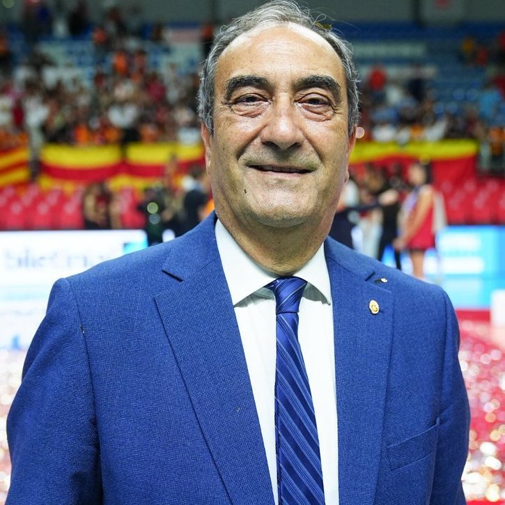 gibbybaris's tweet photo. 🎙️ Mehmet Cibara:

1 tane de yabancı ama bir power smaçör alacağız. Onun için de acele etmiyoruz.

Çok iyi bir yabancı smaçör alma peşindeyiz. Onu da alınca orayı da tamamlayacağız.

📻 Spor Gündemi x TRT Radyo 1 https://t.co/iPY0lXt2cG