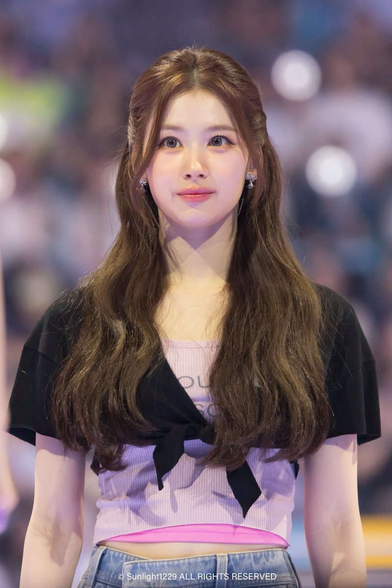 Sunlight1229's tweet photo. 260710 THIS IS FOR FINALE in SEOUL
귀엽지 햄찌
#트와이스 #TWICE #사나 #SANA #サナ https://t.co/OC1bgKCWkE