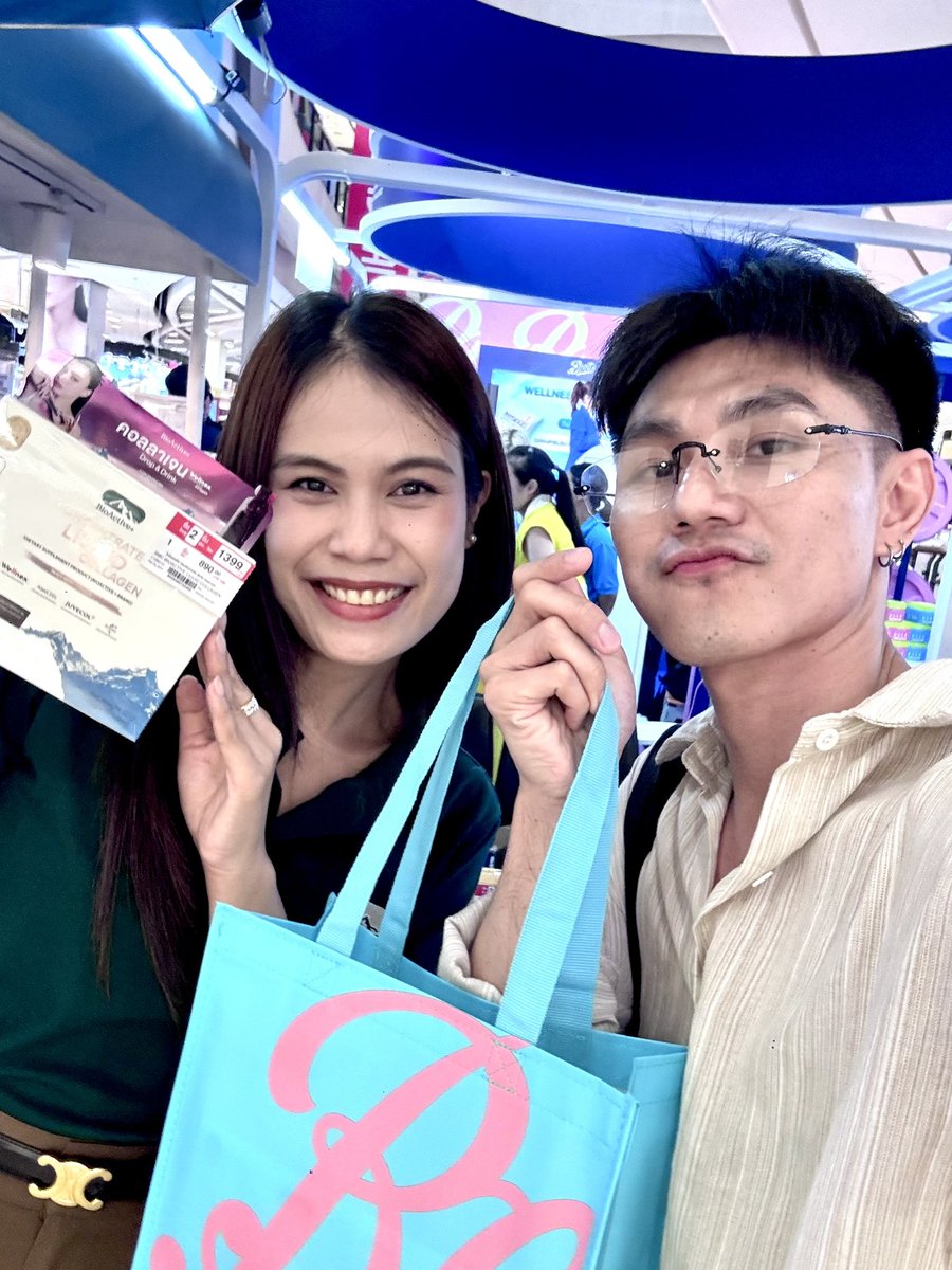 Joinchinte's tweet photo. ว่าจะมาเดินเล่นๆ เซนทรัลพระราม 9 เบรคแตก ก็บูธ ครบรอบ 30 ปี ลดแรงเกิน 
#BootsThailand https://t.co/Zt8Nqcc5HC