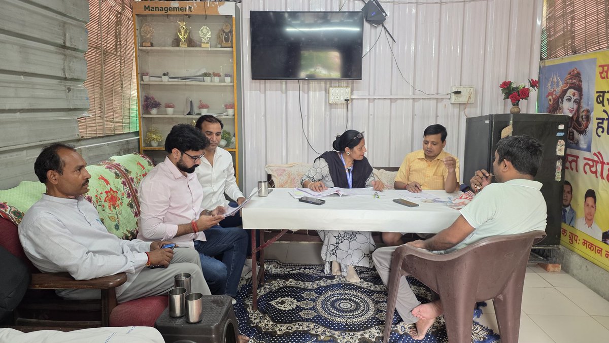 amittanwarbjp's tweet photo. आज अम्बेडकर नगर विधानसभा के पुष्पविहार मंडल एवं खानपुर मंडल में शक्तिकेंद्रों पर BLA1 , BLO एवं BLA2 के साथ SIR का कार्य किया ! जिसमें BLA1 प्रेम शंकर जी, जिला मंत्री ज्योति जी, मंडल अध्यक्ष नरेश जी, मंडल अध्यक्ष विशाल जी, उपाध्यक्ष बलराज चौधरी जी उपस्थित रहे ! https://t.co/kQHpsNNDPa