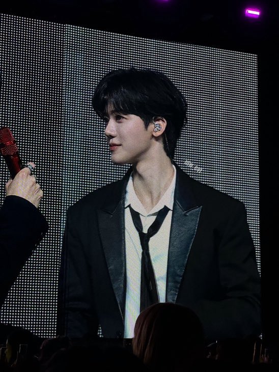 jaeminners's tweet photo. oh jaemin looks so pretty today… https://t.co/XPaELSOzJR