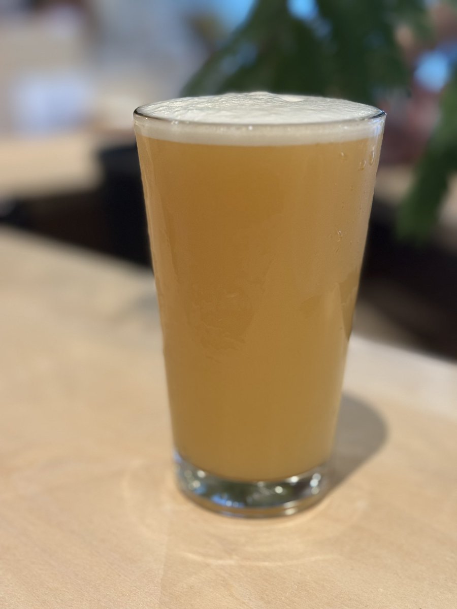 Jun_No13's tweet photo. 1周年の「北砂麦酒」さんに寄り道して🍻
#クラフトビール 
#北砂麦酒 
#TropicalSourAle 
#NewEnglandIPA Ver5 https://t.co/abDzyaHvCA