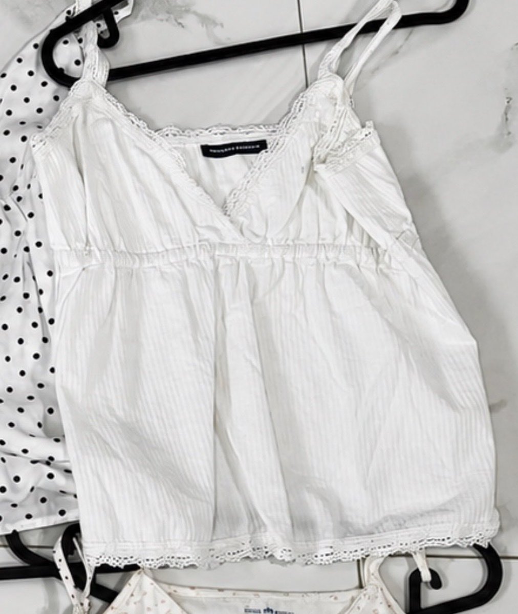 thriftbkk's tweet photo. Brandy Melville ~400 บาท https://t.co/WkFoBqBKx7