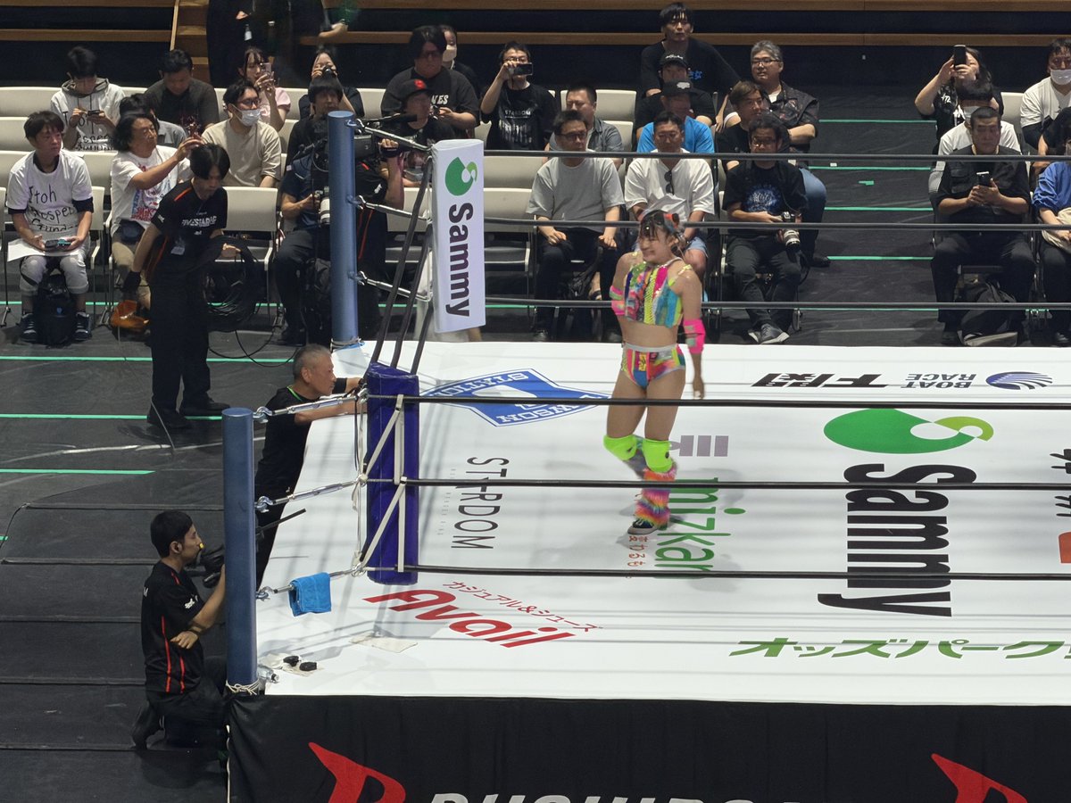 ElectricEye_'s tweet photo. 三連休初日はスターダムから。
第0試合含めて13試合と大ボリューム。
初めてフワちゃんみたかも。

やはり現地観戦面白いな。 https://t.co/si57aCp6gY