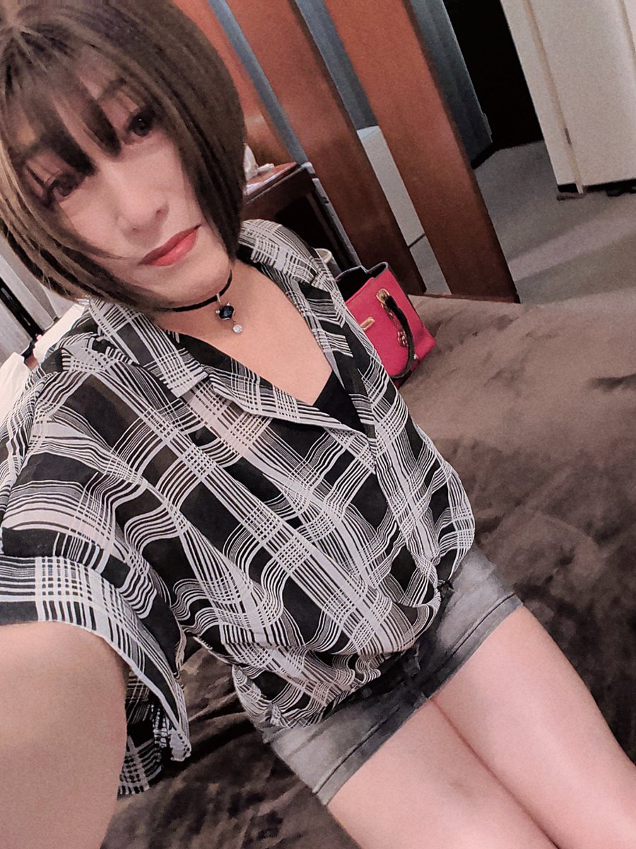 buttocksHiromi's tweet photo. HOTELに到着✨
これからボッチ飲み🍺して出勤
お店で待ってます💕🥰
#大分 #ニューハーフ #Flower https://t.co/87b5fY62np