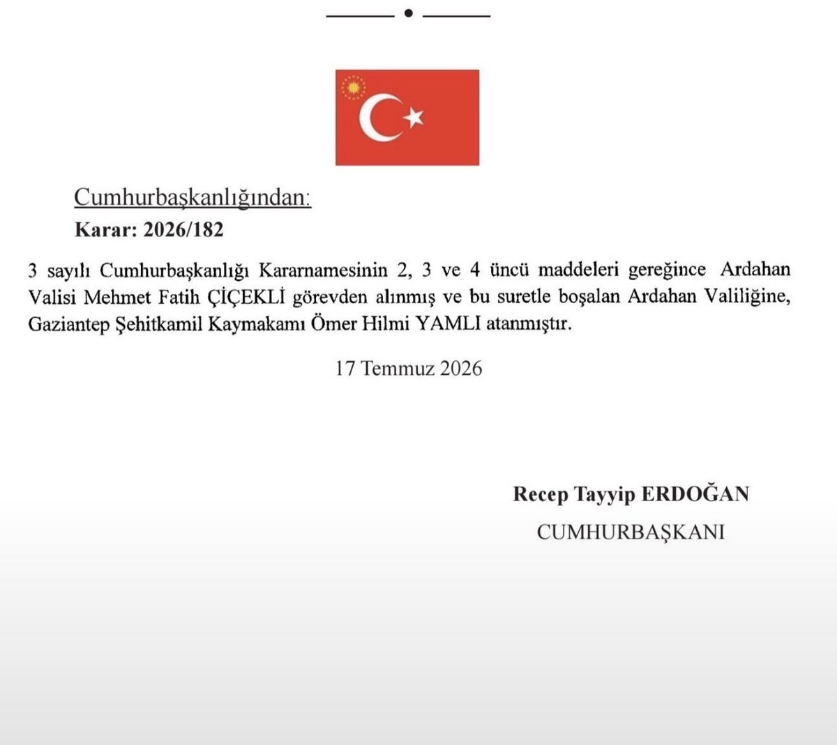 buradayasandi05's tweet photo. Ardahan Valisi Mehmet Fatih Çiçekli, bisiklet sürerken "bisiklet sürmeye uygun kıyafet 'tayt' giydiği" için görevden alındı.

BURADA YAŞANDI. https://t.co/sNYaU5gG76