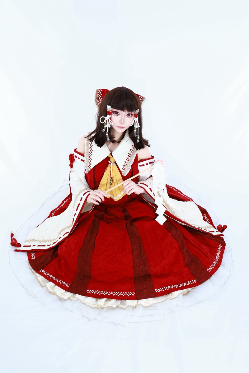 R_i__009's tweet photo. ⚠︎ 重加工 ⚠︎

東方Project ／ 博麗霊夢

📸 : @copenL880 
（ メンション失礼します 。 ）

#コスプレ #Cosplay https://t.co/h0DyOZapW0