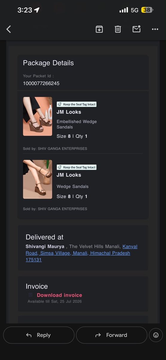 aachmangarg1's tweet photo. @MyntraSupport @myntra @jagograhakjago I ordered 2 sandles from Myntra which was for ₹1372. And I recieved just 1 and its marked delivered for both. I want refund of second one https://t.co/fZxJQ1H6r2