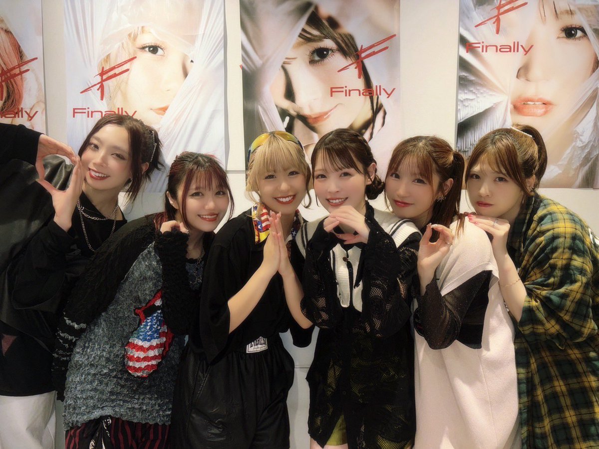 tlna_0619's tweet photo. 錦糸町マルイさんにて！
リリースイベントありがとうございました✨

黄色鍛刀のティナです💛

また錦糸町マルイさんでリリイベやりたいなぁ🥹🥹♡

今日撮ってくれた動画や写真は
#Finally宣伝隊 をつけて沢山私たちを広めてくださいっ💛

カレーマン美味しかったぁぁあ🤤🍛

#ファイナリー https://t.co/dYhoeNUx6d