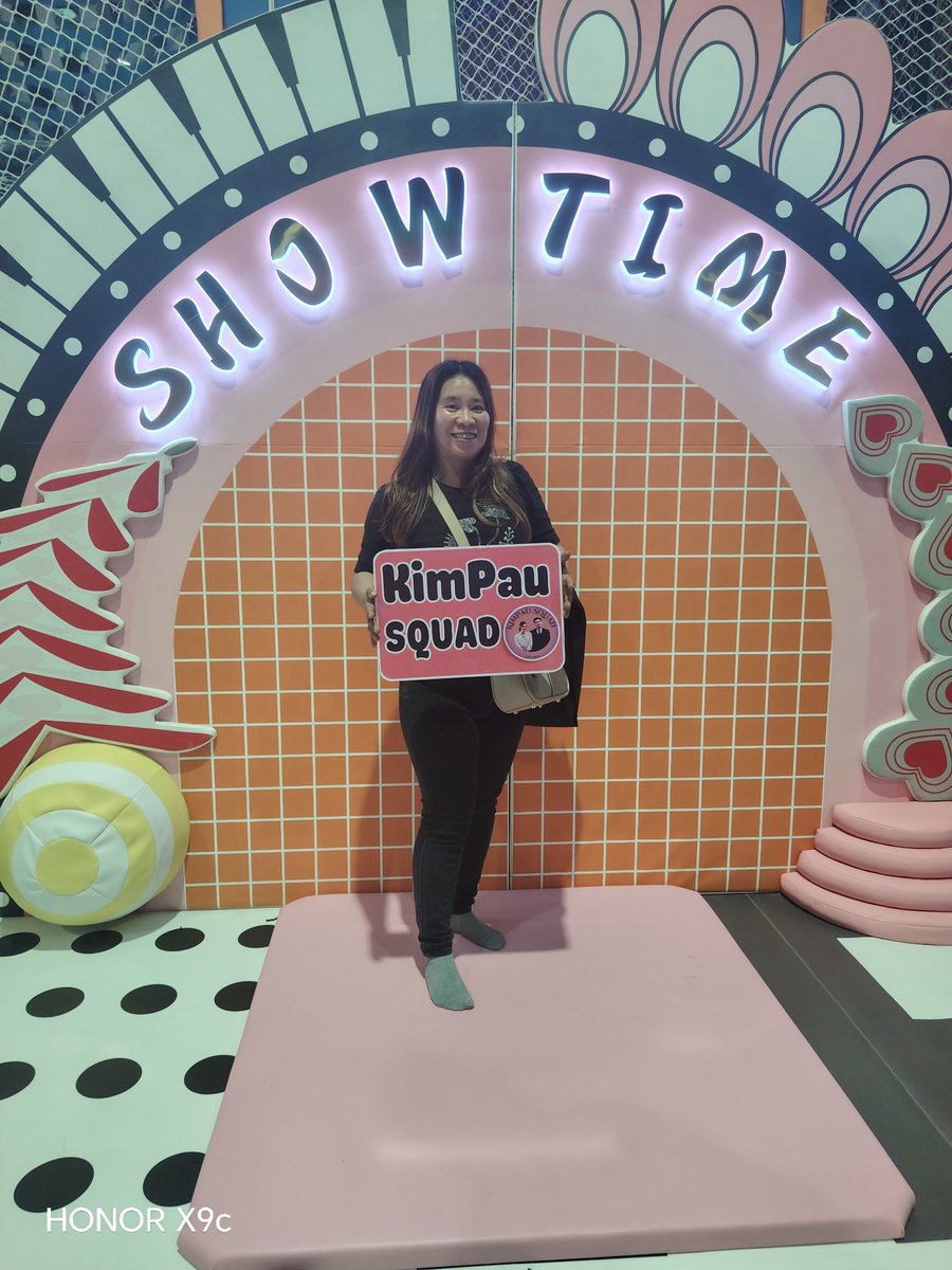 xutiels's tweet photo. Tara po muna sa showtime https://t.co/VU0XPRlr7l