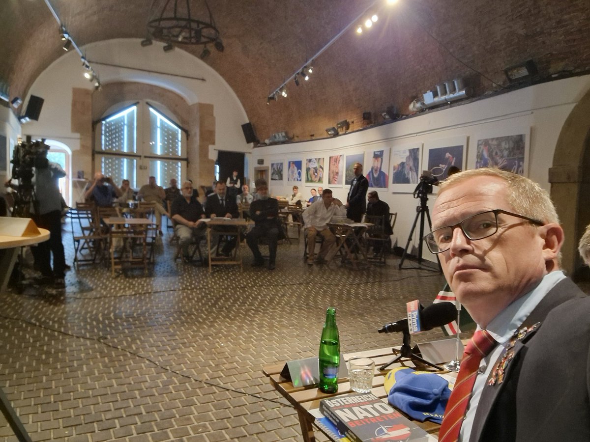 GunterFehlinger's tweet photo. Today media conference in Prague https://t.co/UJNrBkzBpR