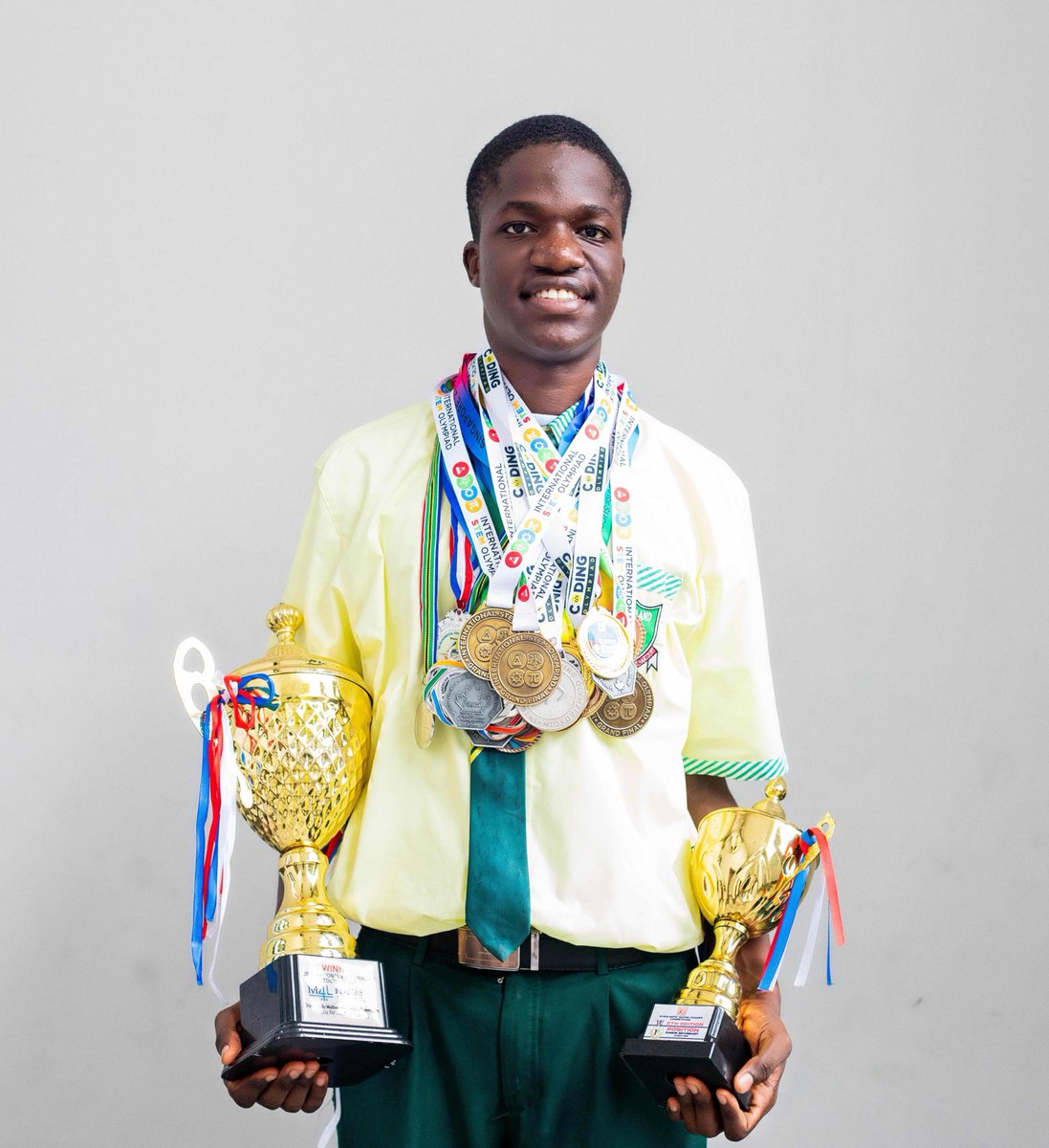 winexviv's tweet photo. I met this 14-year-old boy, Okpako-Onyokoko Ovie Joel, from Graceland International School, Port Harcourt, and I have been so impressed by his exploits.

36 international awards in Mathematics at just 14 years old.

He is a star, and the world will know him. https://t.co/AMcKuc44Ss