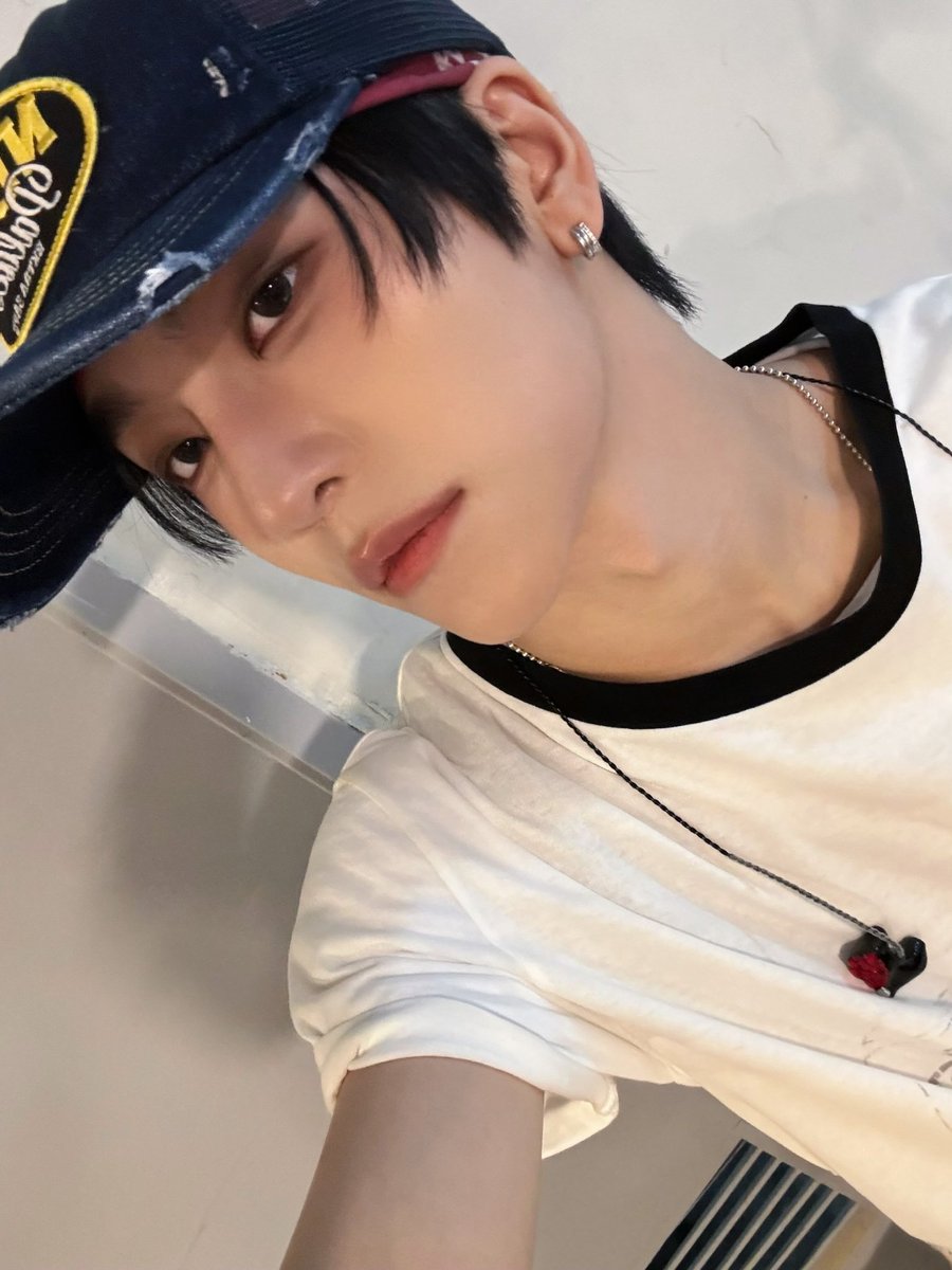 He_Gumi's tweet photo. 260718 #알파드라이브원 인스타 #허씬롱

🧢👅

#byXINLONG
#씬롱 #XINLONG #鑫隆 #シンロン  #ALD1 #ALPHADRIVEONE #알파드라이브원 #알디원 https://t.co/Zxqu23qyLs
