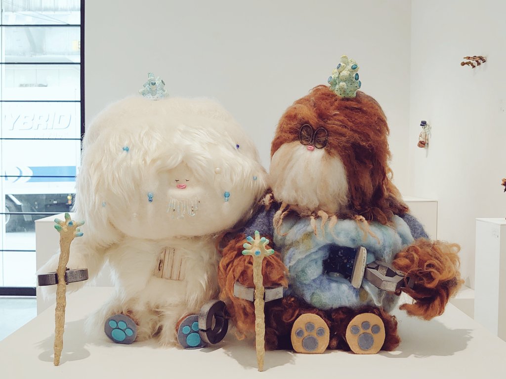 snocco's tweet photo. 村田朋泰さんの個展「tsubu(m)ru」 @GalleryMoMo  (両国)へ
https://t.co/TfQ2e8RGZA
レシオとジャモンに会えた♡
いつまでも見ていたい毛むくじゃらたちがもう、もう、かわいすぎました♡ https://t.co/sHTFEK52h4