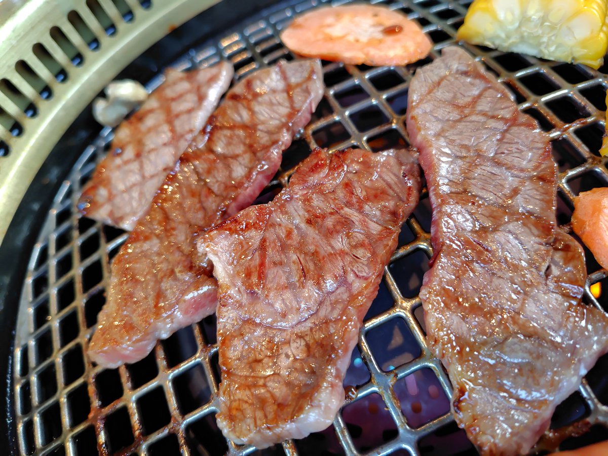 akasata64's tweet photo. 肉うまい！ https://t.co/WIsnjAdkRx