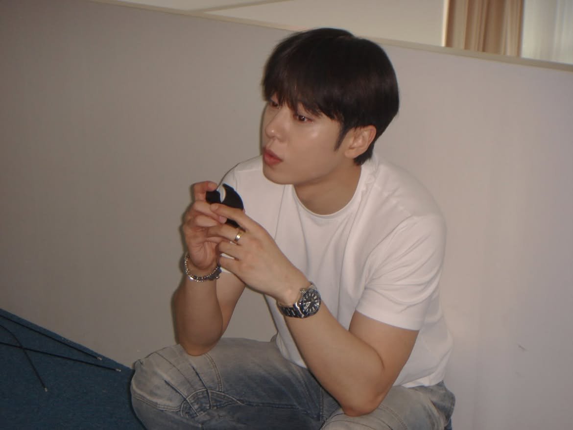 AB6IX [📸/260718] iameastnow instagram ㅡ Donghyun BLUE