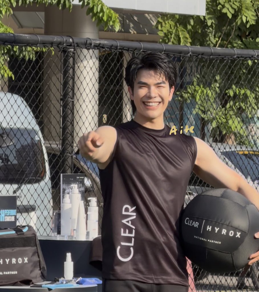 lipiicez's tweet photo. มุนินทร์ มุตา กาสะลอง ซ้องปีป สายฟ้า พายุ 

@milephakphum #MilePhakphum 
#ClearThailandxMile #ClearxHYROX https://t.co/hrJt7yymjn