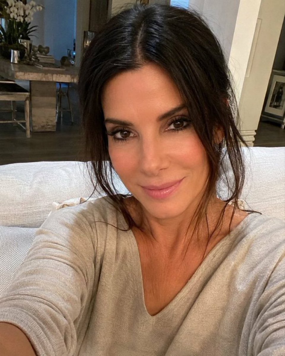 Sandra Bullock tweet media