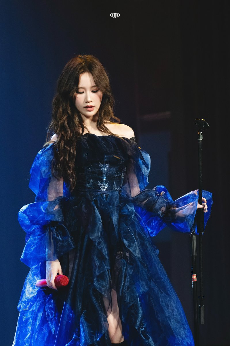 ojjing_eo's tweet photo. red black suit // black blue dress 😍

#JaneYehBirthdayTour2026inVietnam
#janeeyeh https://t.co/wQTii3tiJo
