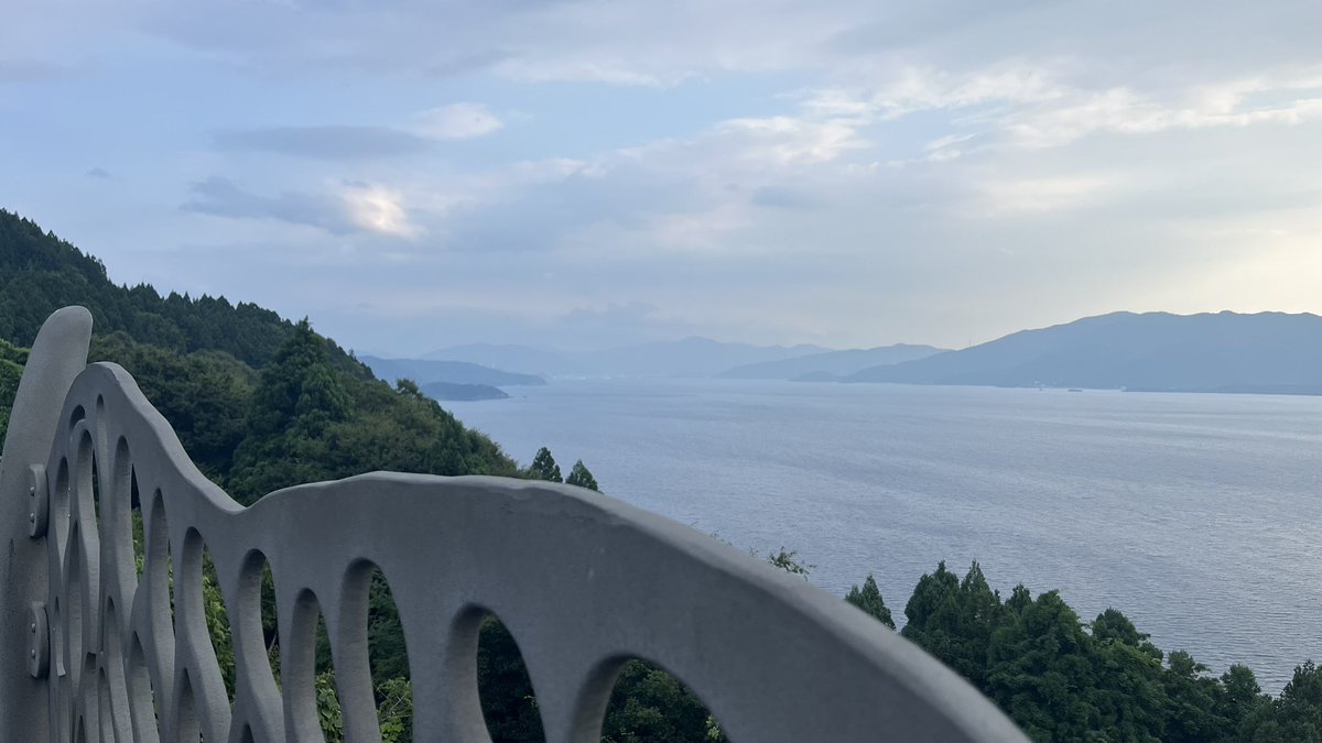 rotokuru's tweet photo. 海見ると旅してる感ある。 https://t.co/KmE6rUHjdu
