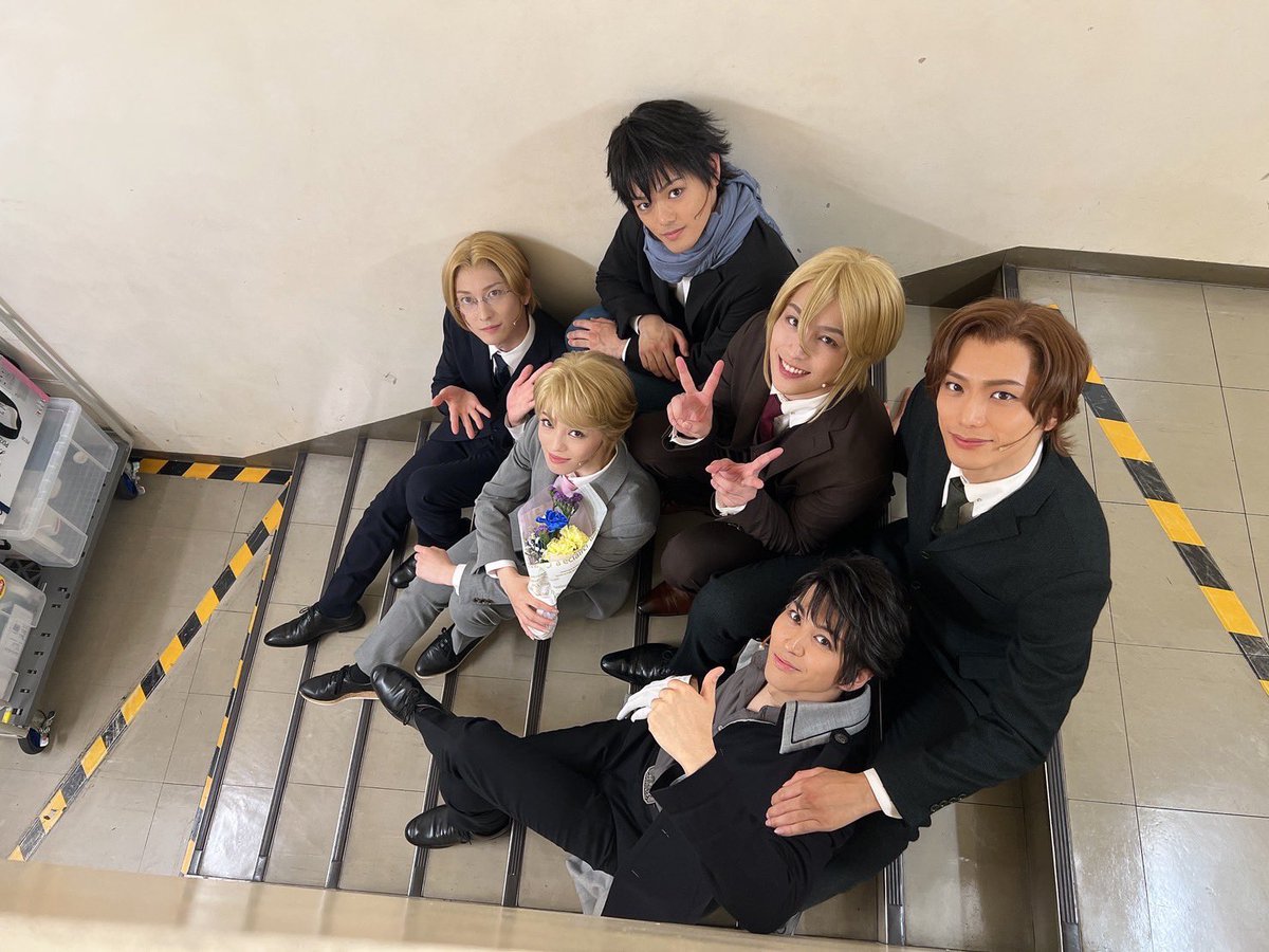YuukiIzawa's tweet photo. モリミュ op組 大千穐楽おめでとうございます🚬
客観的に観るようになり改めて素晴らしい作品に携わっていたこと、光栄に思います。

そして仲間の皆を心から誇りに思います。

こちらのセバスちゃんは明日大千穐楽です。 https://t.co/fJJhdPXPh5