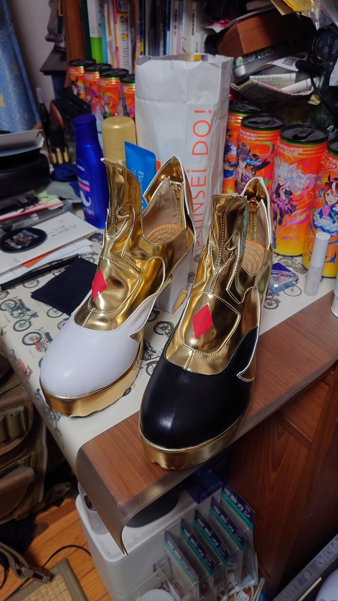 00F18's tweet photo. とりあえず靴だけできた！(ﾃﾞﾝﾃﾞﾝﾃﾞｹﾃﾞﾝﾃﾞｹﾃﾞｹﾃﾞﾝ！)
8月の中旬までに衣装を仕上げるぞ！ https://t.co/ntzODfec61