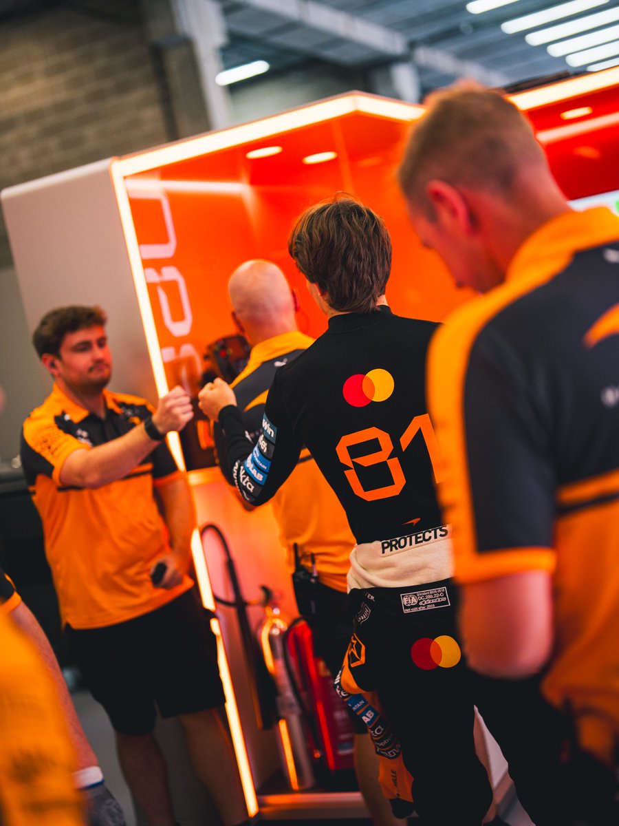 McLarenF1's tweet photo. Rituals 🤜🤛

#McLarenF1 | #BelgianGP 🇧🇪 https://t.co/xARXnpGN5Q