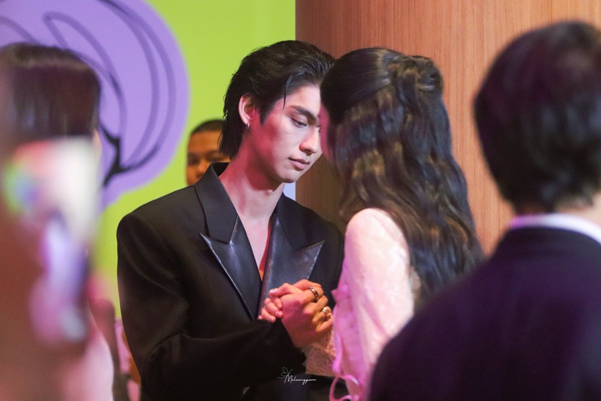 LLuzsell's tweet photo. Thanaerngnin with Bright and Tu. 🥰 And here I am, still hoping that there is an interaction that will be posted between Bright and Tu during the Cloud 11 event. 😁🙏

#BrightTu
#bbrightvc
#tontawan https://t.co/VWiISltLMN
