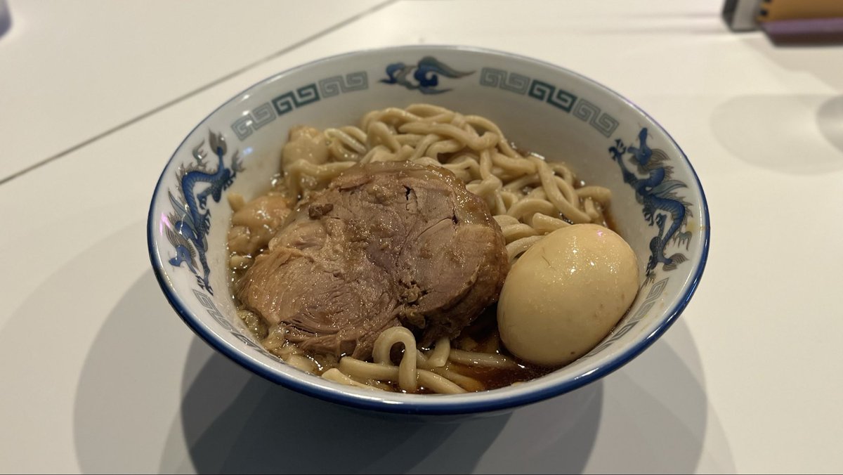 KOZUE_ramen's tweet photo. ラーメンボーイズ 拉麺少年會@千葉県成田市(成田駅)
Sサイズ ポン酢
煮卵

やわらかめ
ヤサイ抜き

＜特徴＞
食券先買い／レンゲあり／紙エプロンあり

ごちそうさまでした🍜✨

#ラーメンボーイズ https://t.co/o5voaKXzEA