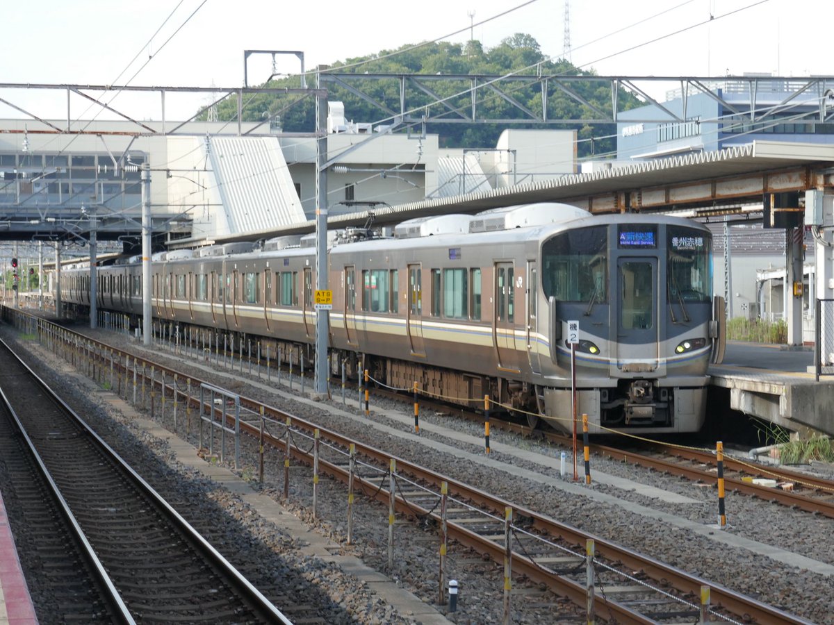 3Skylinerae's tweet photo. #225系100番台 はかっこよくて速くて静かで快適だ。
どれを取っても優秀な車両だ。 https://t.co/lGSm22IL8w
