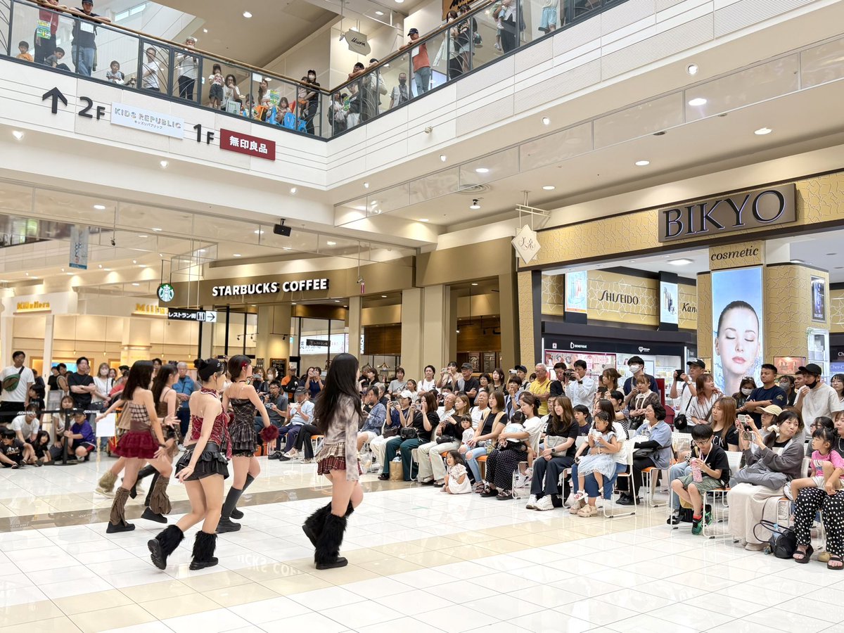toru_masubuchi's tweet photo. 今日は佐野でよさこい＆ダンスイベントを開催しました！沢山の方に来ていただき感謝感謝です🙏

別のイベント部隊は那須へ。
明日は足利と那須のチームに別れ、明後日は佐野と那須と今市の3チーム。

7月8月は本当にイベント盛りだくさんです

#よさこい
#ダンス https://t.co/bALGHOCnMo