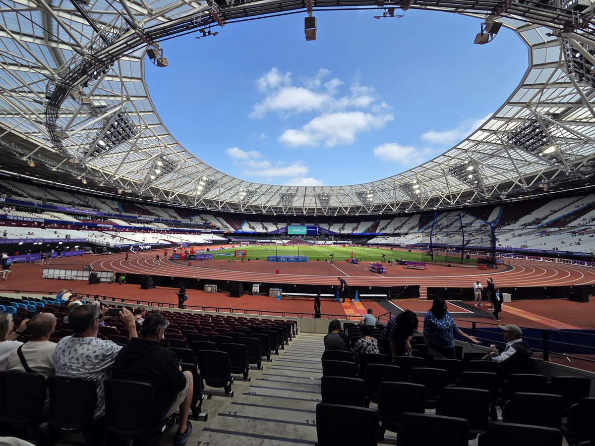 mikecn055's tweet photo. Away from the football for once! Here at the London Stadium for the #Novuna London Athletics Meet. @TeamGB @BritishAthletics https://t.co/u5QN0xMDsE