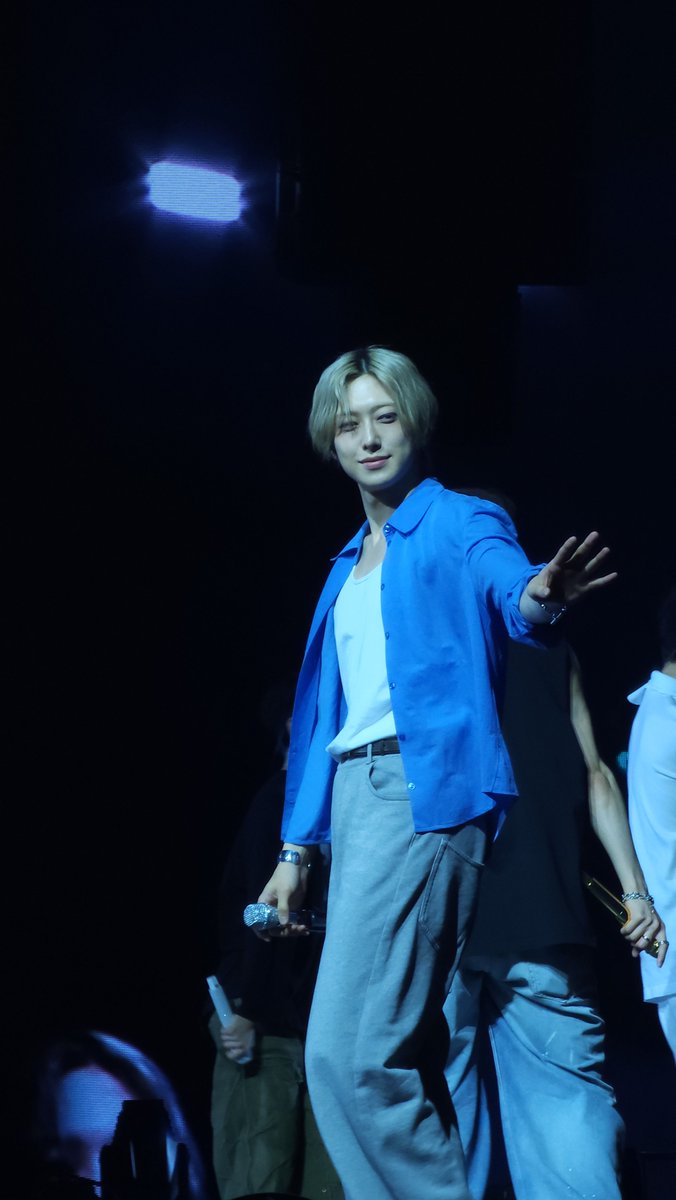 Mummhees's tweet photo. พี่ฟูมะ หล่อมากกกก
#FUMA #후마
#BLAZETHEWAY_BANGKOK https://t.co/4GIY4k1sXM