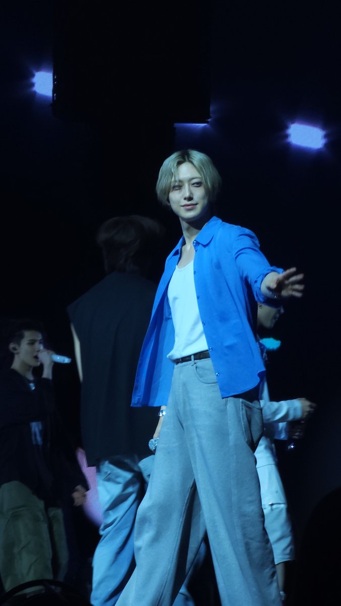Mummhees's tweet photo. พี่ฟูมะ หล่อมากกกก
#FUMA #후마
#BLAZETHEWAY_BANGKOK https://t.co/4GIY4k1sXM