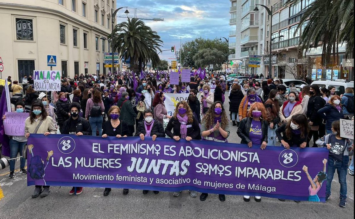 Alicia1336792's tweet photo. El machismo no se fue, mutó. Ahora se disfraza de  discursos de odio, negacionismo y reacción contra los avances feministas. Este #RearmePatriarcal tiene aliados poderosos. Y hay que desenmascararlo #ViolenciaMachista
@Paloma75839501 https://t.co/OIqti5lByG