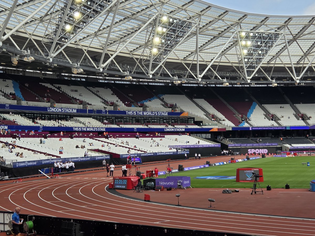 mikecn055's tweet photo. Away from the football for once! Here at the London Stadium for the #Novuna London Athletics Meet. @TeamGB @BritishAthletics https://t.co/u5QN0xMDsE
