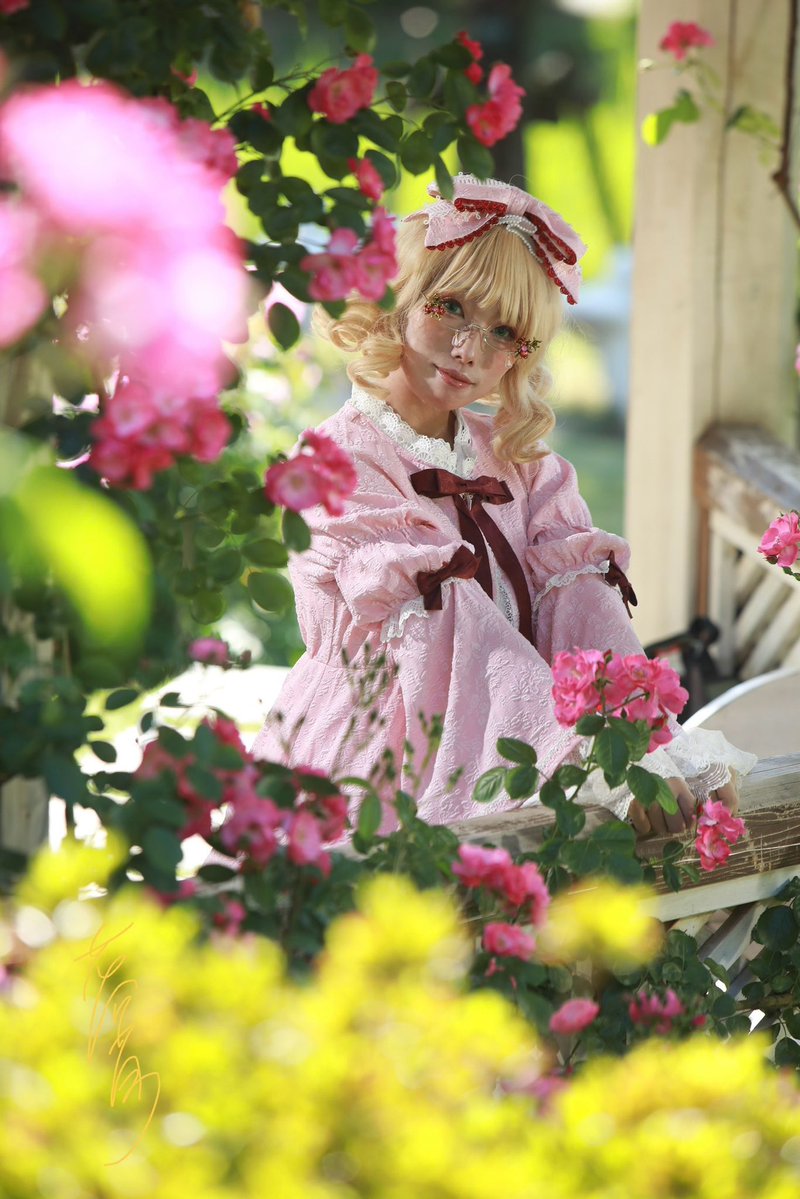 umdiania3hk's tweet photo. ⚠️コスプレ•cosplay
ローiゼンiメイiデン/雛i苺

　sich schön anziehen

innocent star(@innocentstar_h)様のクラファンでいただいた柘榴のメガネ✨
絶対ローゼンキャラで着けたい！って思っててやっぱりとっても可愛い〜🥰💕💕

撮影／ヒデ@秀(@hide3photoWorld)さん
※撮影地許可済み https://t.co/HTFMb8OL7K