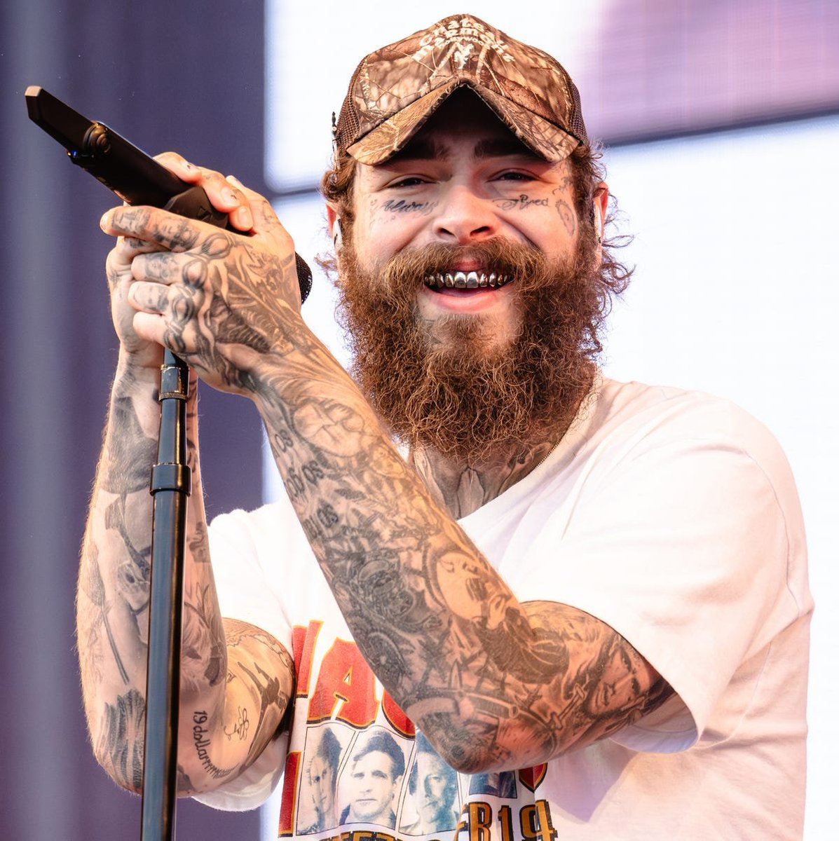 samtiozie's tweet photo. Don't forget Post Malone is going to headline the #Worlcupfinal in Newyork New jersy stadium! (Met Life) 82,500 capacity🎤🏆 https://t.co/TMfe6MuScn