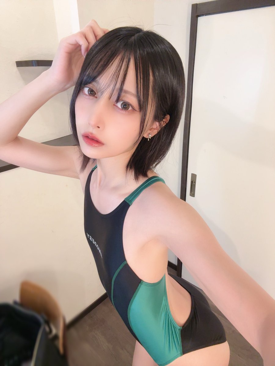 MMMeu_'s tweet photo. あまりにも。。少年体型 https://t.co/bUNLX8KjIC