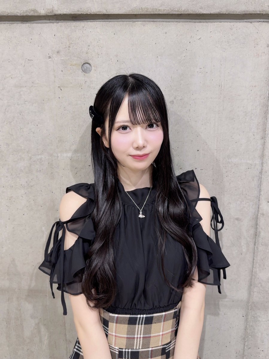 ishihara_yuuna's tweet photo. 個別握手会 in幕張メッセ
ありがとうございました🤝🏻◝✩

今日はいつもより大人コーデ🐈‍⬛
お姉さんぽいの好きですか？
また会おうね( ᵒ̴̶̷̤-ᵒ̴̶̷̤ )♡

#STU48 #好きすぎて泣く https://t.co/ip07BrkgYQ