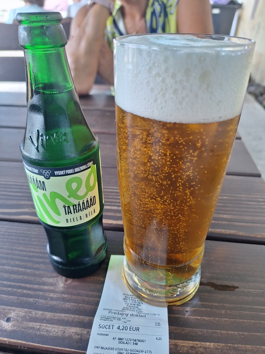 ritschmen's tweet photo. @FPOE_TV Zwei Euro für ein Bier https://t.co/XT5j9M9xK8
