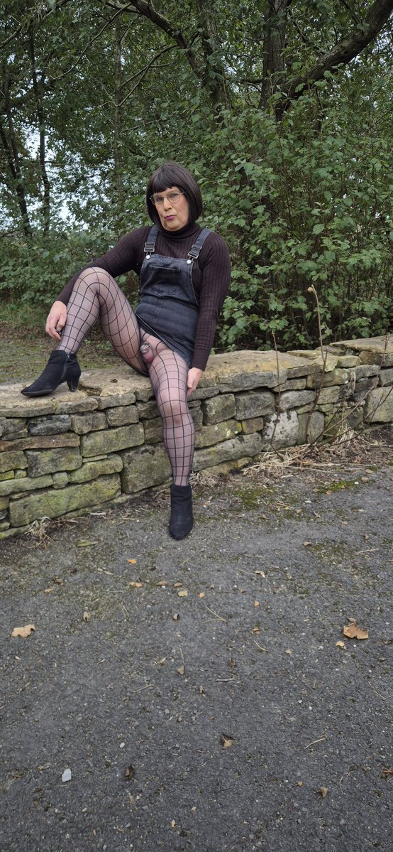ShyStockings's tweet photo. Not sure about the tights what do you think ❤️
#crossdresser #sissy #tights #pantyhose https://t.co/1ZPhzuTLFX