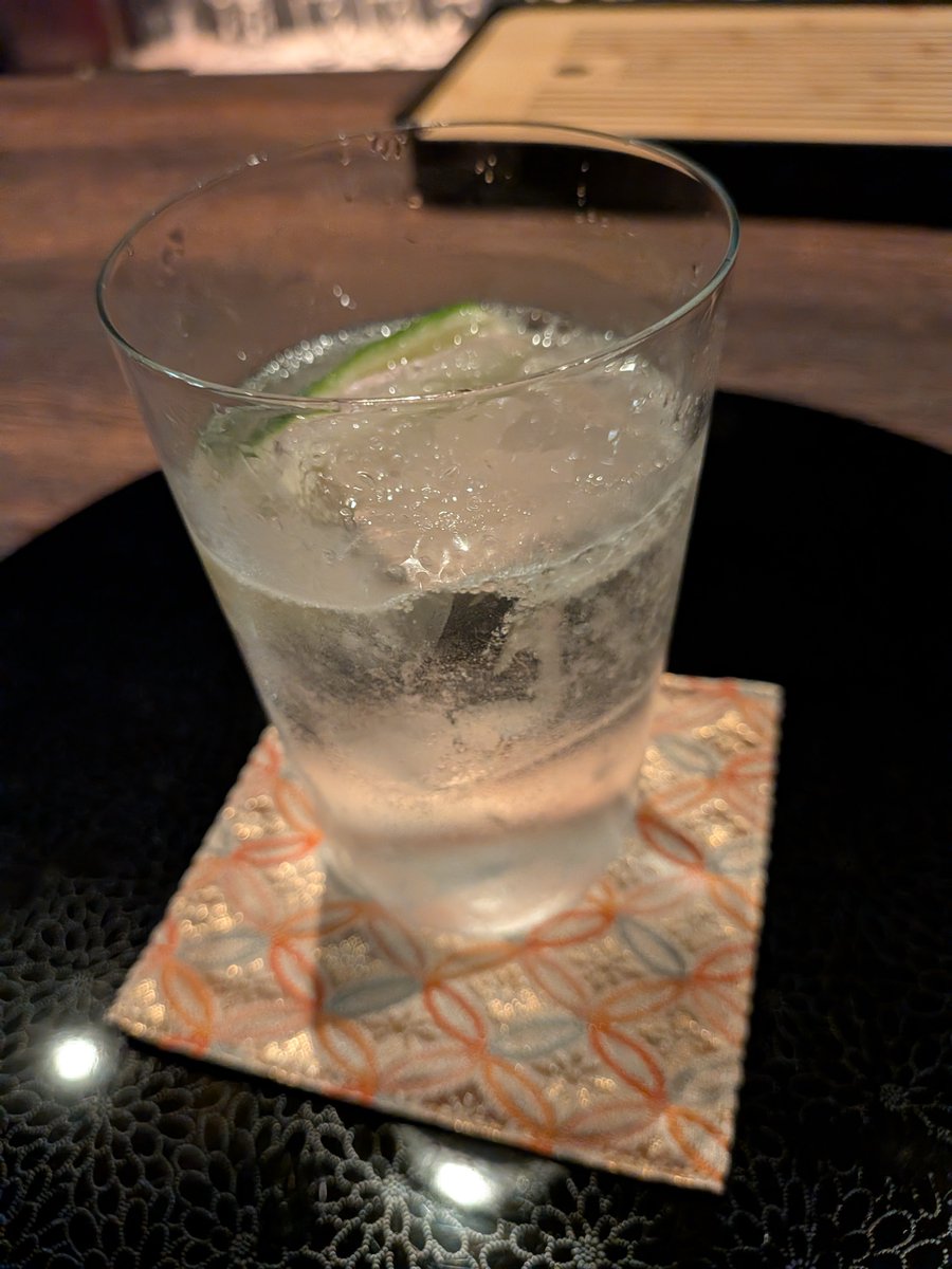 amasan_mk2's tweet photo. 夏はジントニックですよね https://t.co/YqXl4FgwcD
