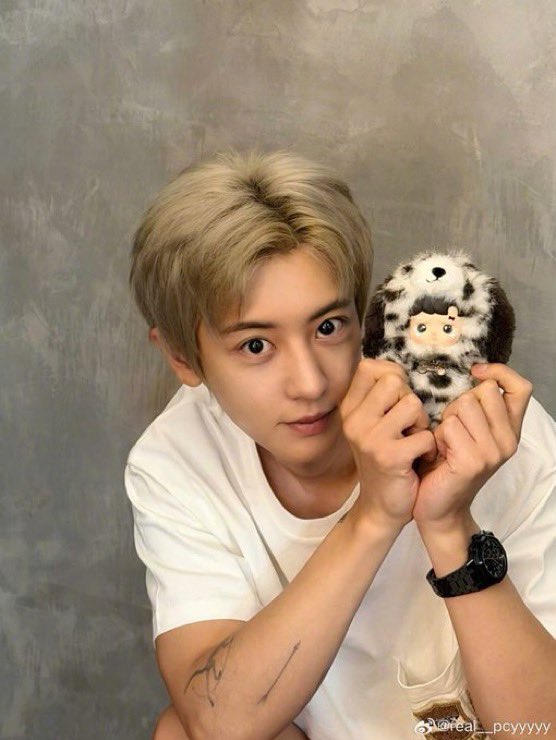61cythusiast's tweet photo. i guess it’s safe to buy the whole take me home collection bc for sure chanyeol has ALL of it 🥹❤️ https://t.co/AI8q0ERogm
