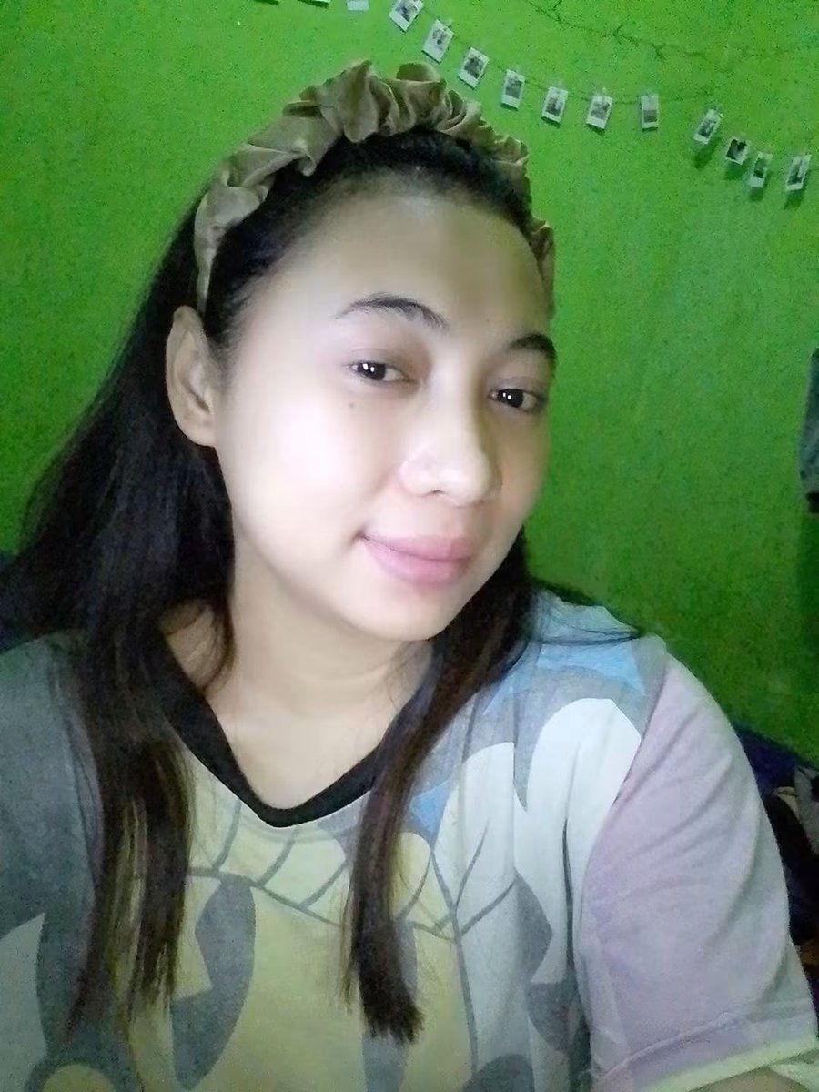 tyaraayu10's tweet photo. Masih sore udah ngantuk https://t.co/yJ7K8YtKPi