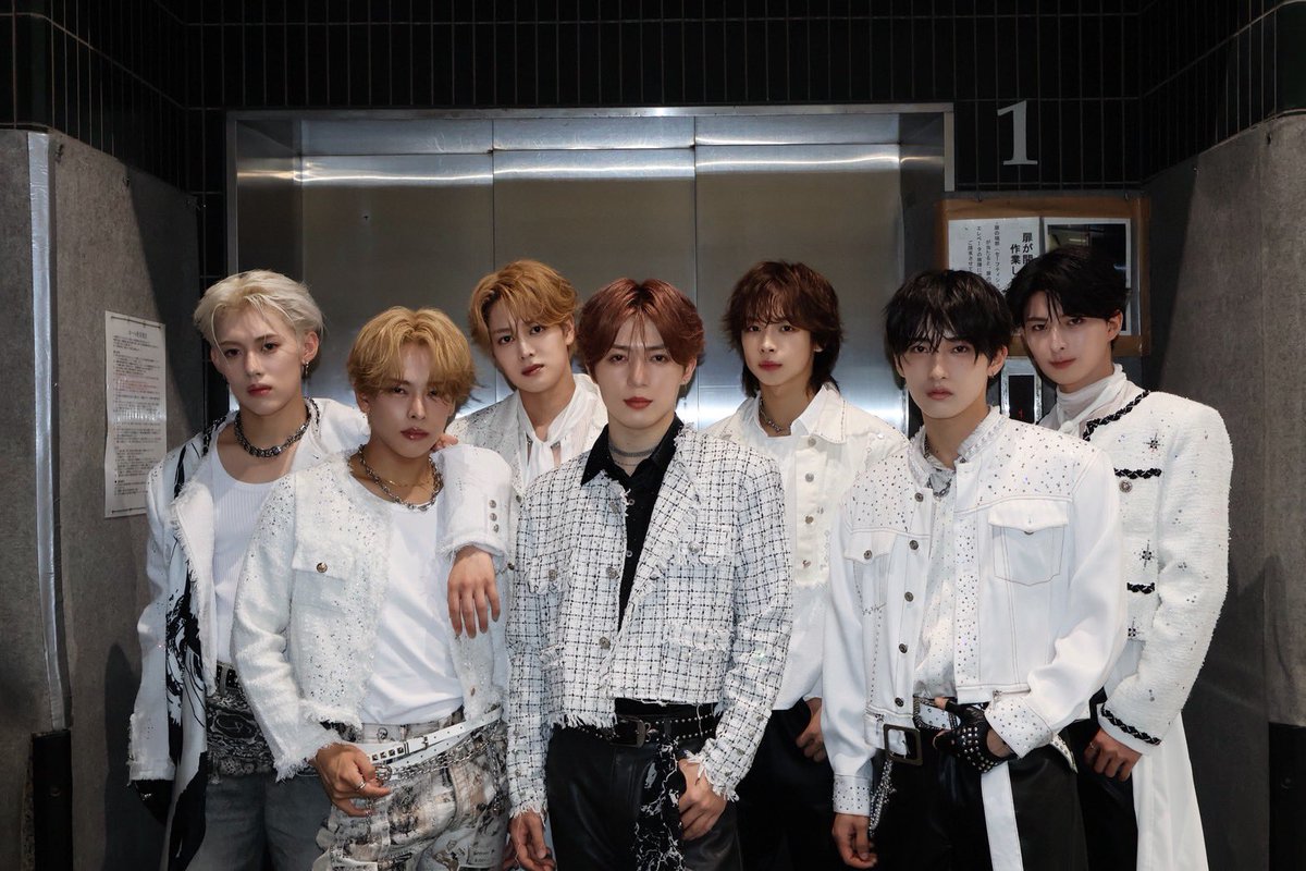 TR__official__'s tweet photo. 💿2026.07.18

Debut Single “ZERO”
特典会in大阪

ありがとうございました‼︎ 
明日は東京にてお待ちしております✨️

✔️ご購入はこちら
https://t.co/1uLXf0M8hj

✔️注意事項をご確認の上ご参加ください。
撮影会ポーズも記載しております📸
https://t.co/nxwPeemLDo

#TAGRIGHT
#TAGRIGHT_ZERO https://t.co/r9oS4LJUU5