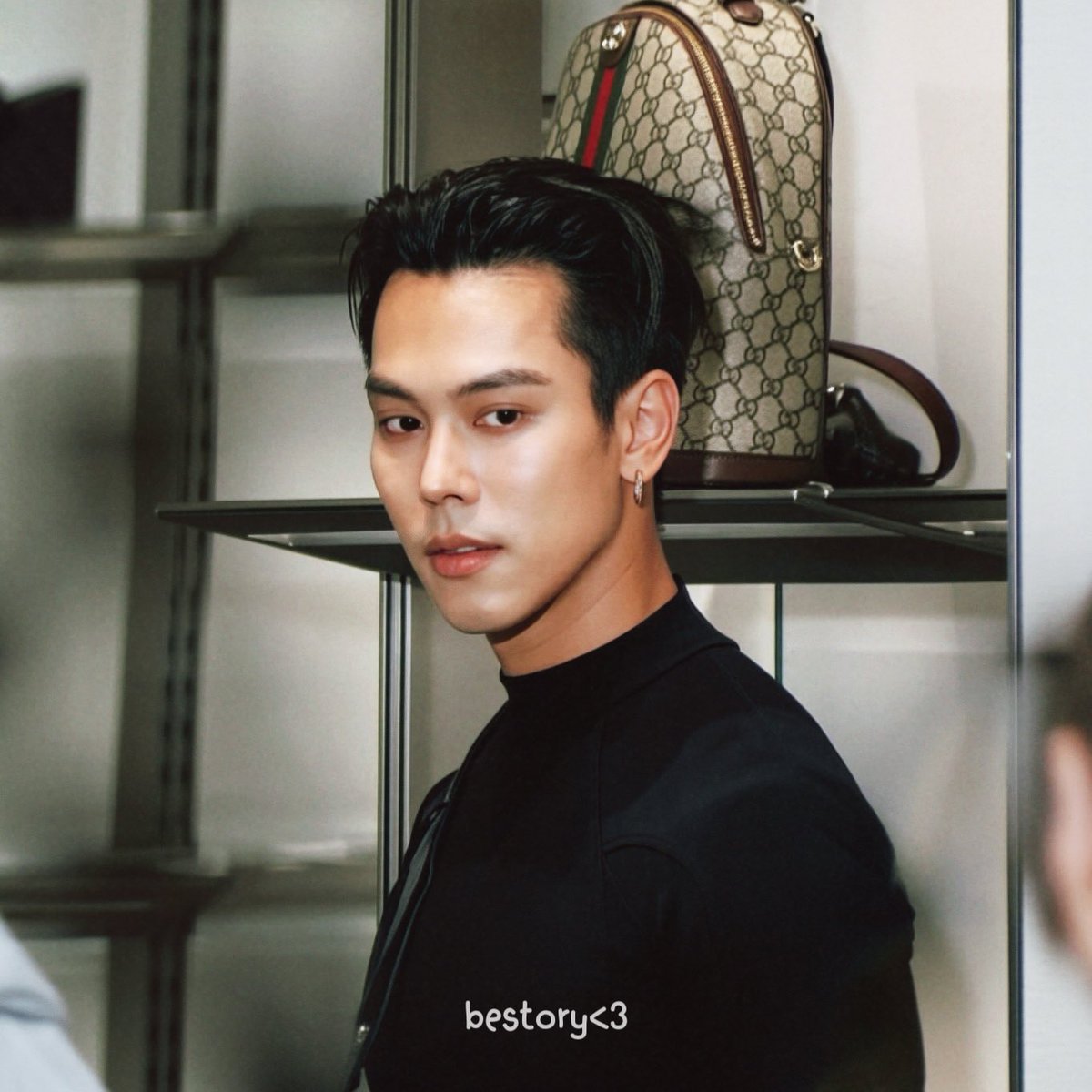 boredthebest's tweet photo. งาน gucci คือหล่อโซ๊ะมาก คือตาค้างเลย ผิวสีน้ำผึ้งที่ถูกต้อง หน้าคมยิ้มหวานหุ่นจึ้งแบบคนมีวินัยอะ โคตรจะแฟชั่นวีค ไปได้ทั้งปารีสและมิลานเลย 🤩📸

#treporapat #ตรีภรภัทร https://t.co/12gZLxyUh2