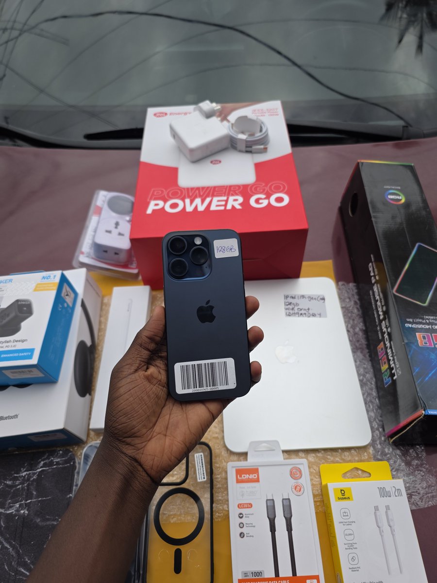 SamuelKolawole0's tweet photo. Grateful to God for the growth.
Still your No. 1 Web3 gadgets plug.

(Y'all need Watch the video in the last slide 😭❤️)

Hosea referred me to his friend after I delivered his MacBook, and the trust turned into another successful order worth ₦1.8M.

Delivered 📍

• eSIM Unlocked iPhone 15 Pro 128GB
• iPad 11th Gen (Wi-Fi Only)
• Apple Pencil Pro
• Itel PowerGo 100,000mAh 130W
• Anker Soundcore Q11i
• Anker 30W Charger
• RGB Desk Mat
• Baseus 100W 2m Cable

Delivered safely to Ibadan, Oyo State.

Big Congratulations, @Forgingalex.
Wishing you even more Productivity with your new gadgets.